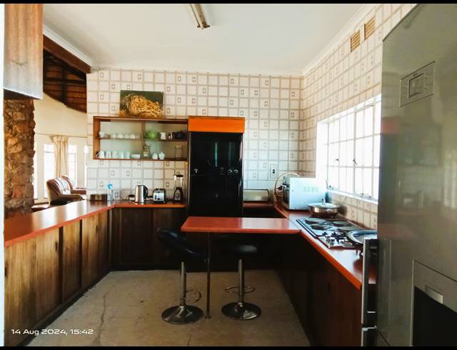 4 BEDROOM HOUSE FOR SALE IN JAMESON PARK